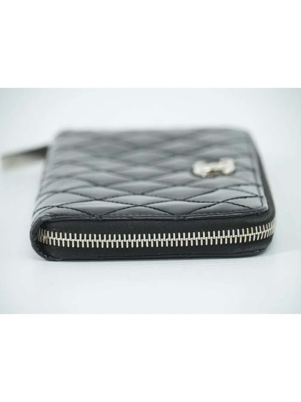 Chanel CC Logo Quilted Round Zip Wallet Patent Leather Black